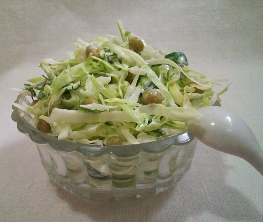salad bắp cải luộc theo chế độ ăn kiêng của người Nhật