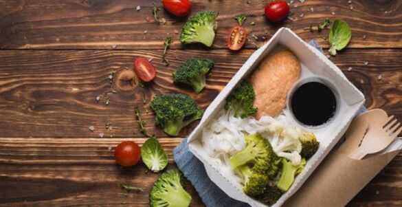 thực phẩm nghiêm túc cho bữa trưa với dinh dưỡng hợp lý